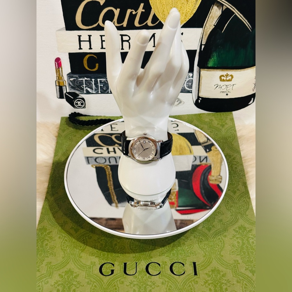 🔥 GUCCI WATCH ROMAN NUMERAL LEATHER STRAP Adjustable Size 18cm w/COA